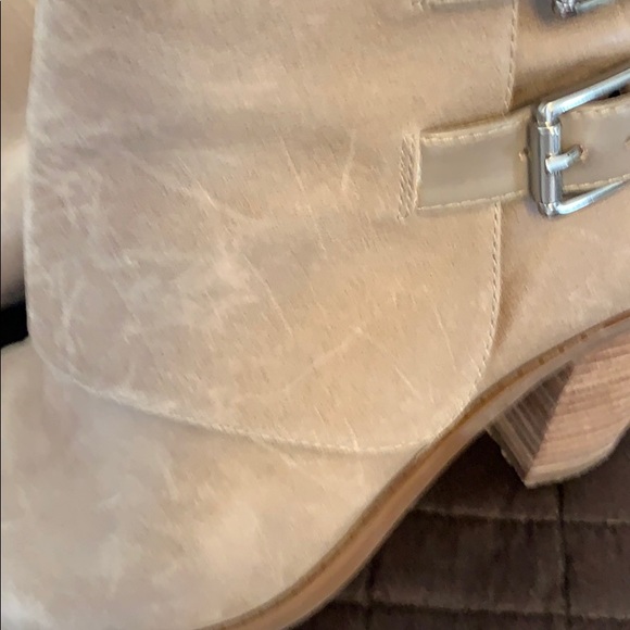 JESSICA SIMPSON  tan buckled short boots size 8. - Picture 4 of 10